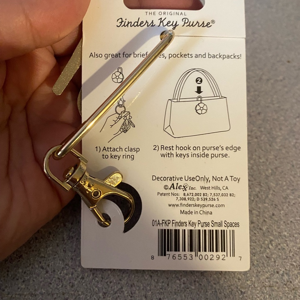 Finders Key Purse Hook with Gold and Black Shoe Design - Picture 2 of 2